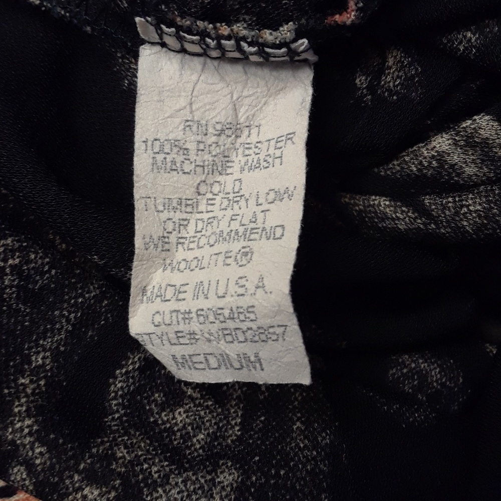 Size M Ruched Patterned Stretch Top - Picture 7 of 7
